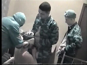 Парни загнули гея и выебали в очко и в рот